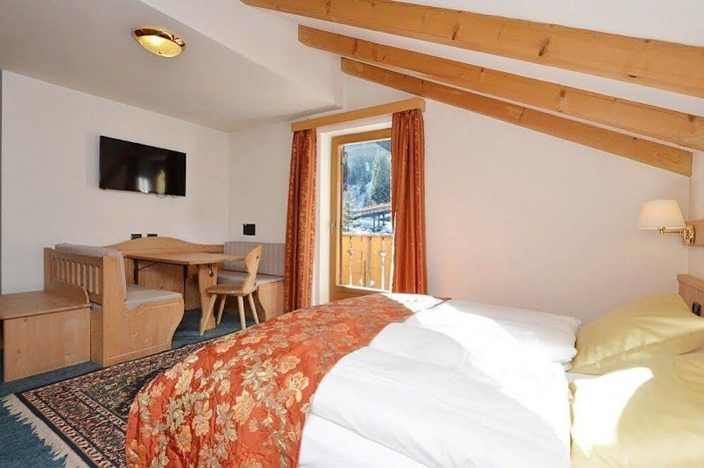 Hotel Malga Passerella モエナ エクステリア 写真